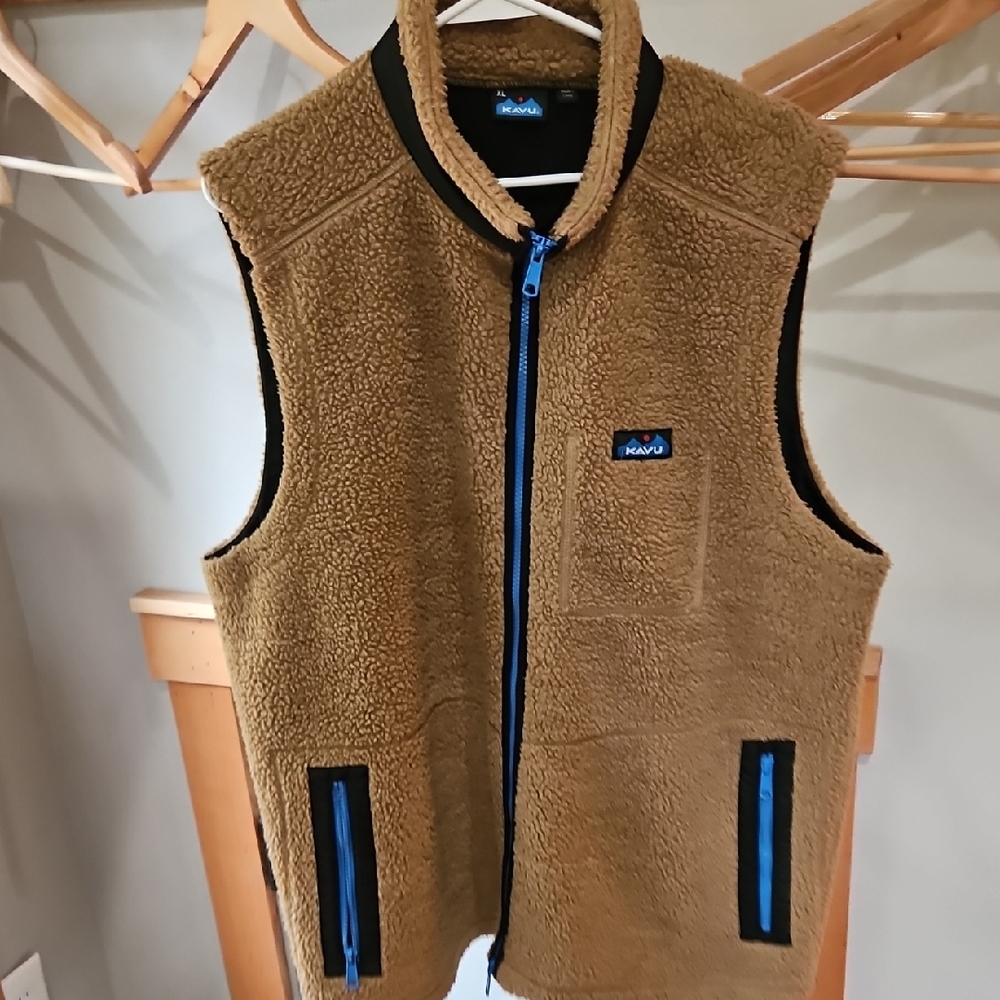 Kavu Tan Sherpa Fleece Vest with Blue Zipper Accents